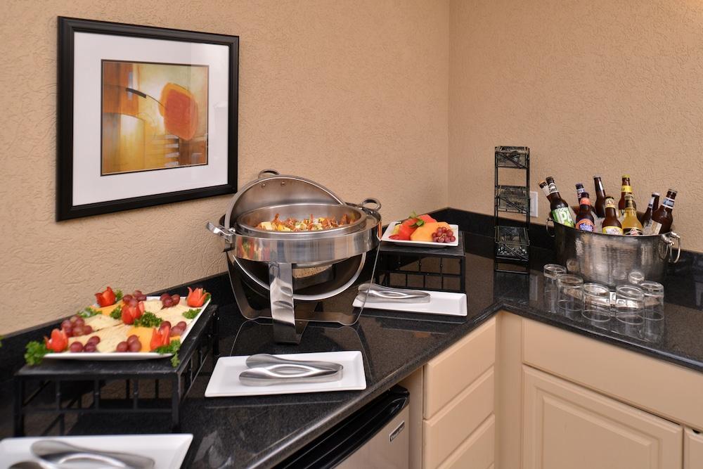 Holiday Inn Portland- I-5 S Wilsonville By Ihg Екстериор снимка